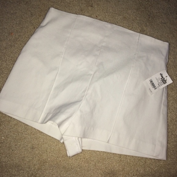 White High-Waist Shorts