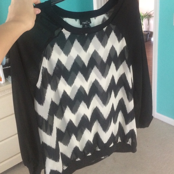 Selling this long sleeve shirt!