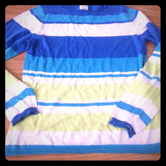 Lightweight comfy sweater!