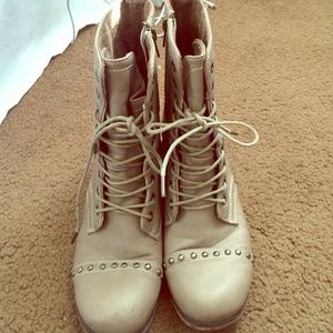 Taupe combat boots New Look US 7