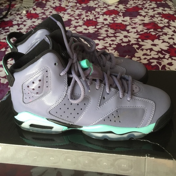 Jordan 6s - Picture 2 of 4