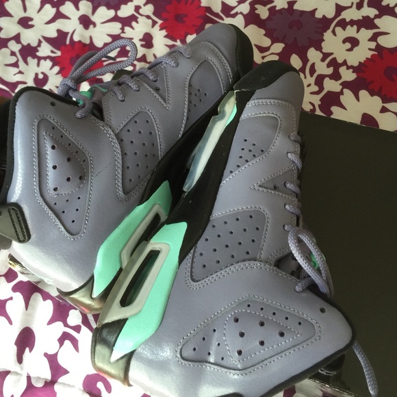 Jordan 6s - Picture 4 of 4