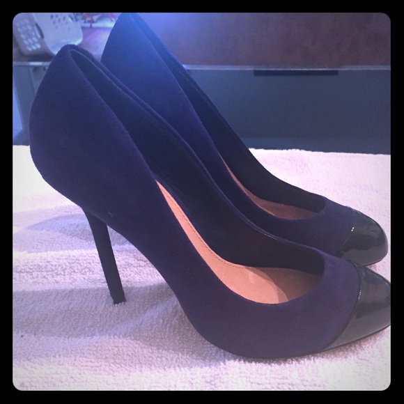 Royal blue and black round toe cap heels