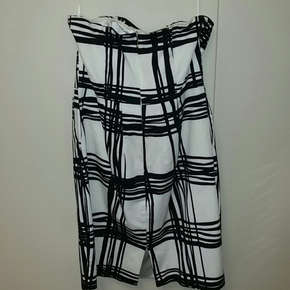 Express Strapless dress - Picture 2 of 4