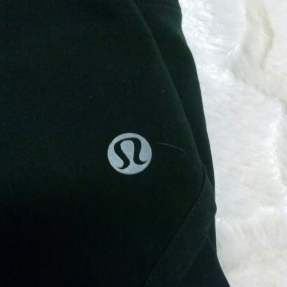 lululemon athletica Outerwear - Lululemon Tracker Shorts