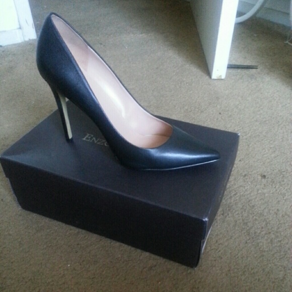 Enzo Angiolini black pump
