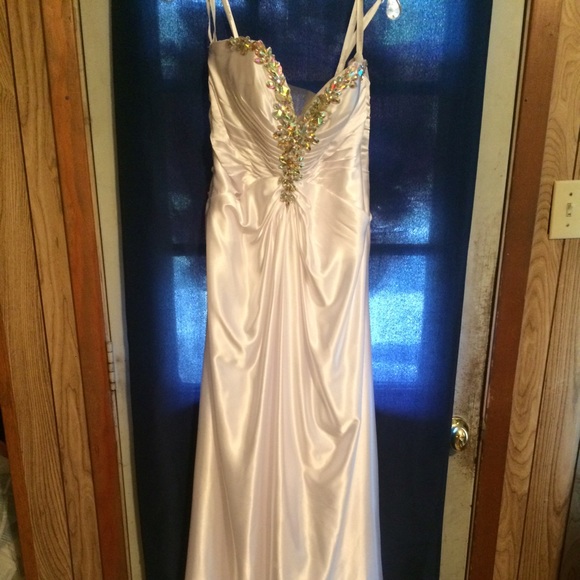 Tony Bowls white sweetheart dress. Worn once.