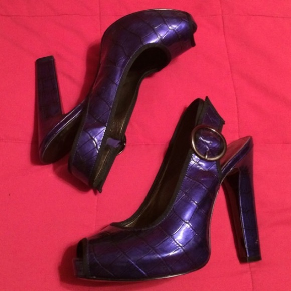 jessica Simpson pumps