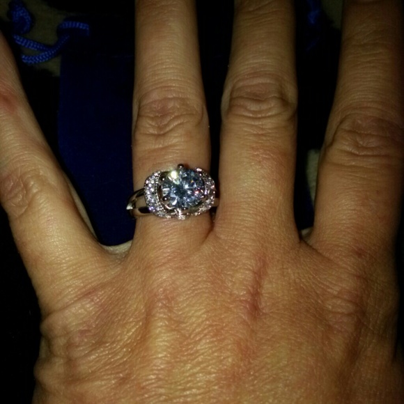 Size 7 ring NWOT never worn