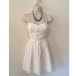 AE white summer dress with pockets