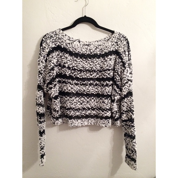 Soft b&w crop sweater