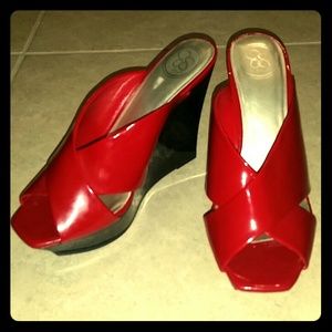 Never worn Jess Simpson red patent leather wedge