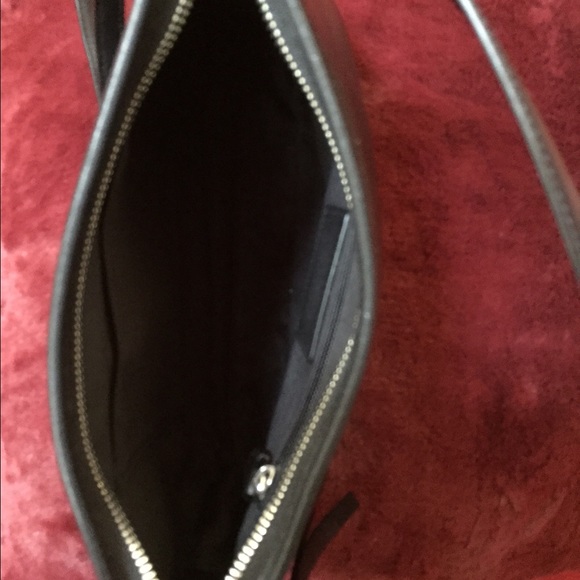 🎉HP11-16-15🎉👛Coach Black Purse!👛 - Picture 2 of 4