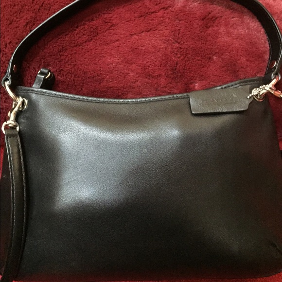 🎉HP11-16-15🎉👛Coach Black Purse!👛 - Picture 3 of 4