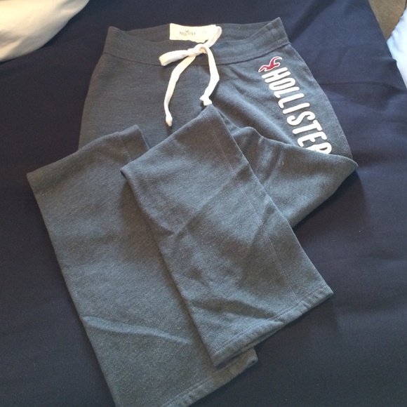 Grey hollister sweats!