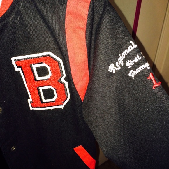 Taking offers! 🎉Host Pick🎉 Varsity jacket - Picture 4 of 4