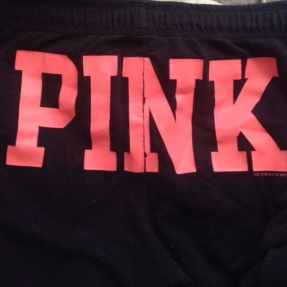 Cropped pink pants !