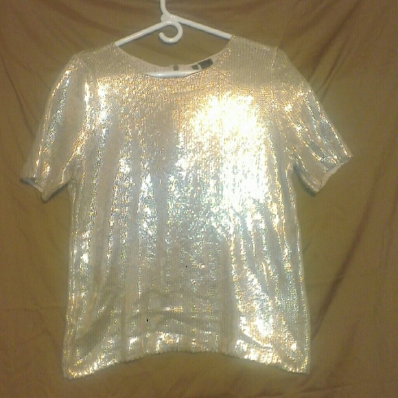 Gorgeous glittering gold short sleeve sweater
