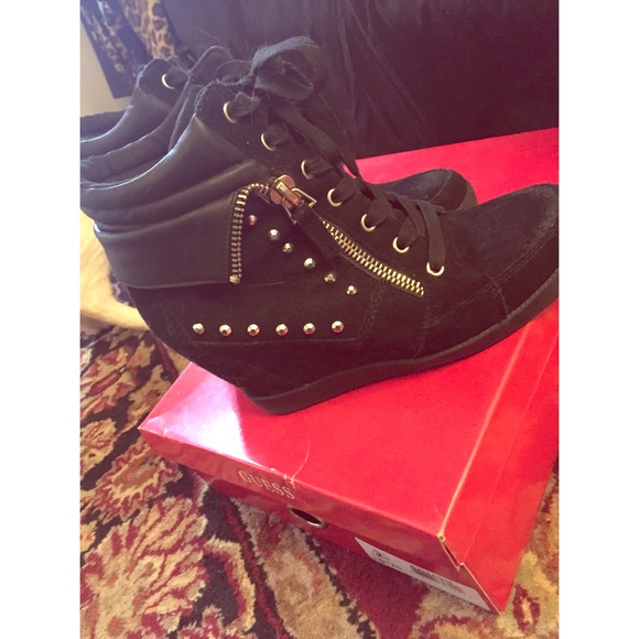 GUESS WEDGE SNEAKERS