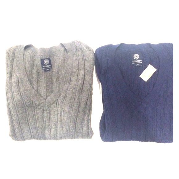 American Eagle Knitted V-Neck Sweaters