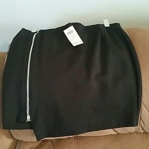 Arden B Black zippered side mini skirt