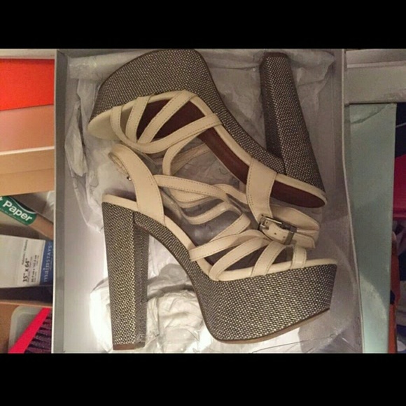 Jessica Simpson platform heels