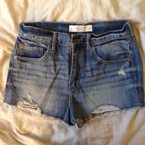 NEW! A&F High Rise Distressed Shorts