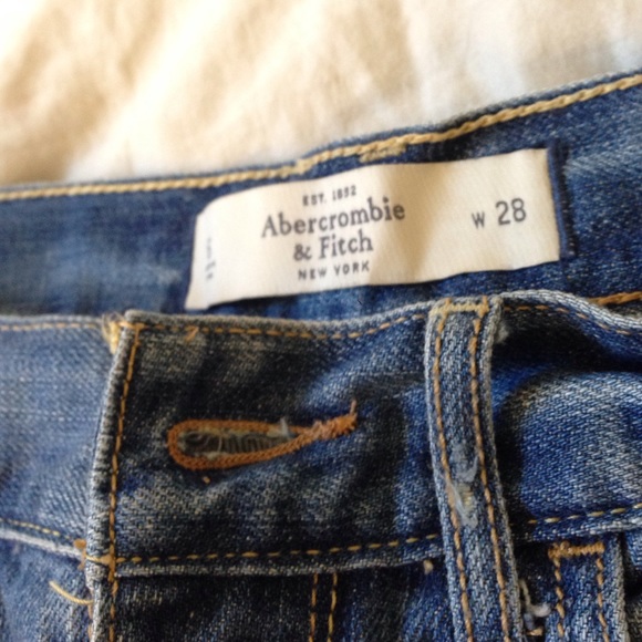 NEW! A&F High Rise Distressed Shorts - Picture 2 of 2