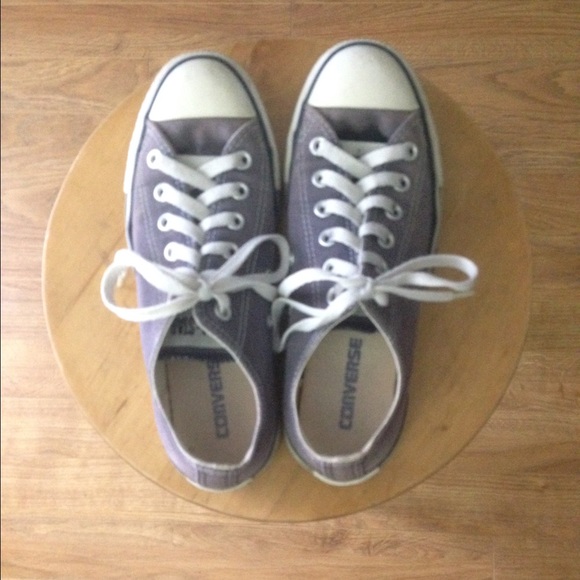 Used navy blue converse