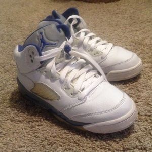 Reduced!!Jordan 5s size 5.5y
