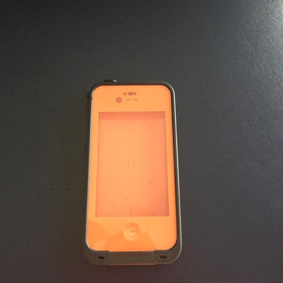 iPhone 4 life proof case
