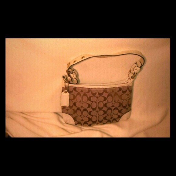 Coach purse with authenticity certificate - Picture 1 of 4