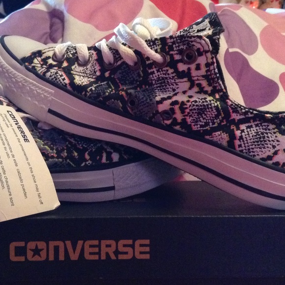 **NEW** Converse All Stars (Snake Skin)