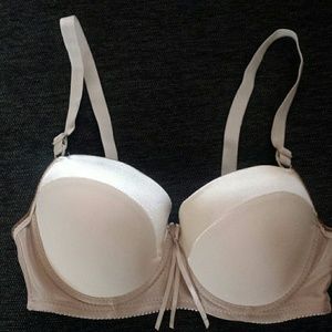 32D beige bra