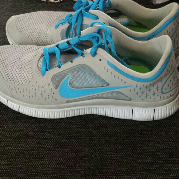 Nike - Picture 2 of 4
