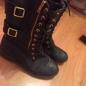 Combat boots