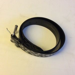 Black belt w/ silver daisies