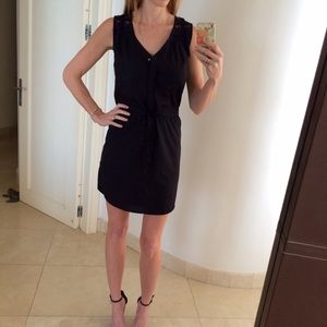 ⭐️Sleeveless black dress w/ lace top and tie waist