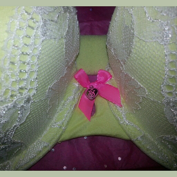 *SOLD* VS Sherbet Lime Memory Foam Bra - Picture 2 of 4