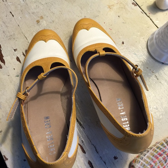 Chelsea crew heels, worn once and size 8.