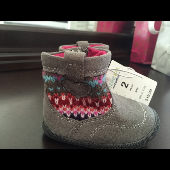 Oshkosh size 2 boots - Picture 2 of 2