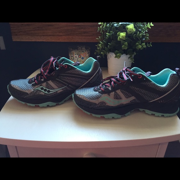 Women's size 8 Saucony running sneakers