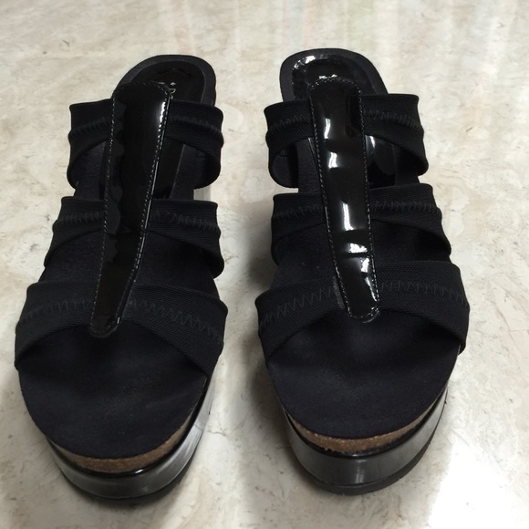 Donald J Pliner Sandals