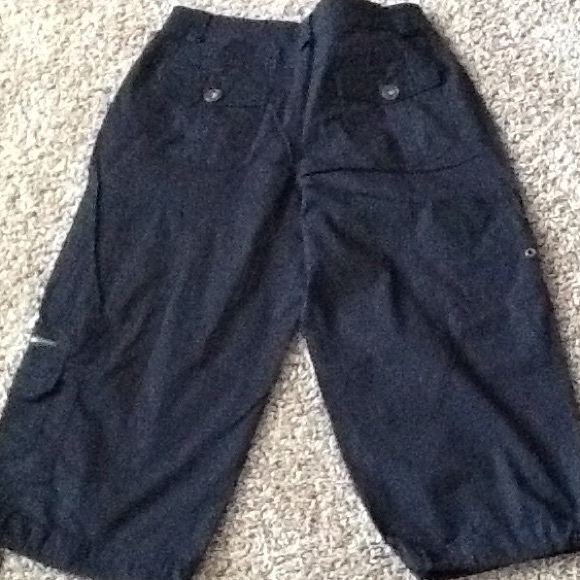 Black Capri - Picture 2 of 2