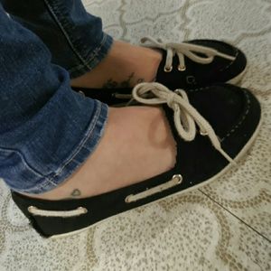 Adorable boat shoes!
