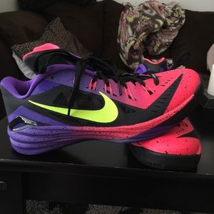 NIKE HYPERDUNK 2014 LOW