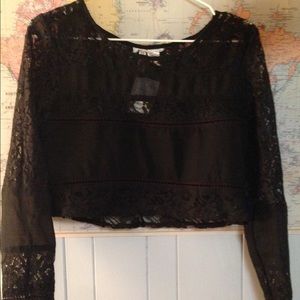 H&M black, semi crop top