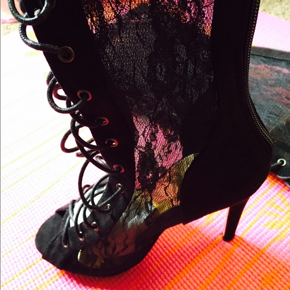 FLASH SALE lace over the knees shoes - Picture 2 of 4