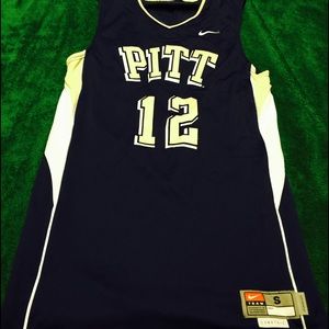 Nike Pitt jersey