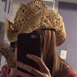 Straw hat with pick accents 👒
